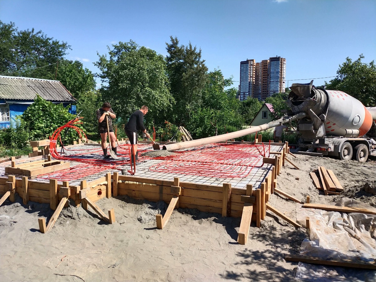 заливаем фундамент