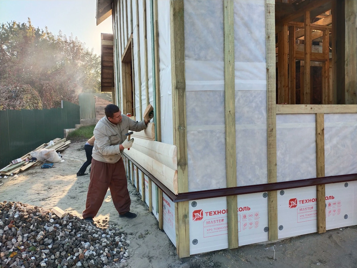 фасад имитацией бревна